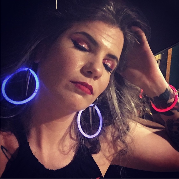 Meet your Posher, Jacky - Picture 2 of 8